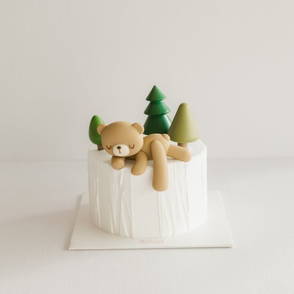 White Cake (Vertical Stripe Exterior)+ Lying Bear on Forest Toppers (Inedible)