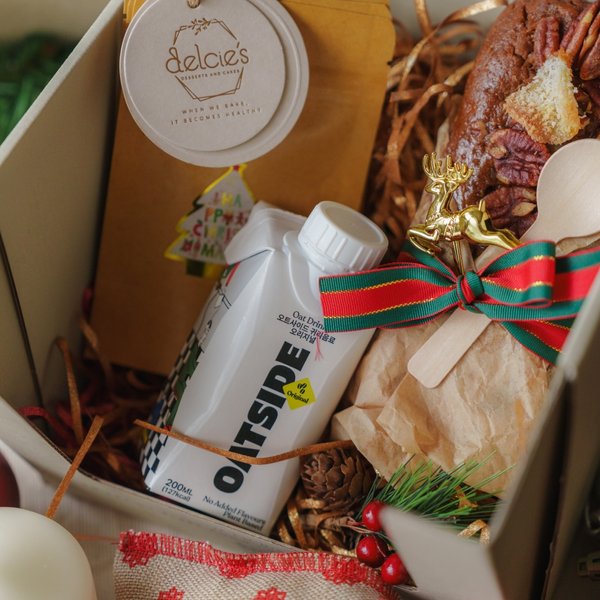 Oat-so-Jolly Christmas Box (Eggless, Dairy-Free, Refined Sugar-Free) x OATSIDE