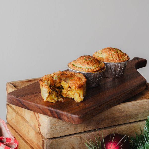Curry Potato with Tofu Puff Pot Pie (eggless, dairy-free, contains allium) - Box of 20pcs Curry Potato with Tofu Puff Pot Pie (eggless, dairy-free, contains allium) - Box of 20pcs