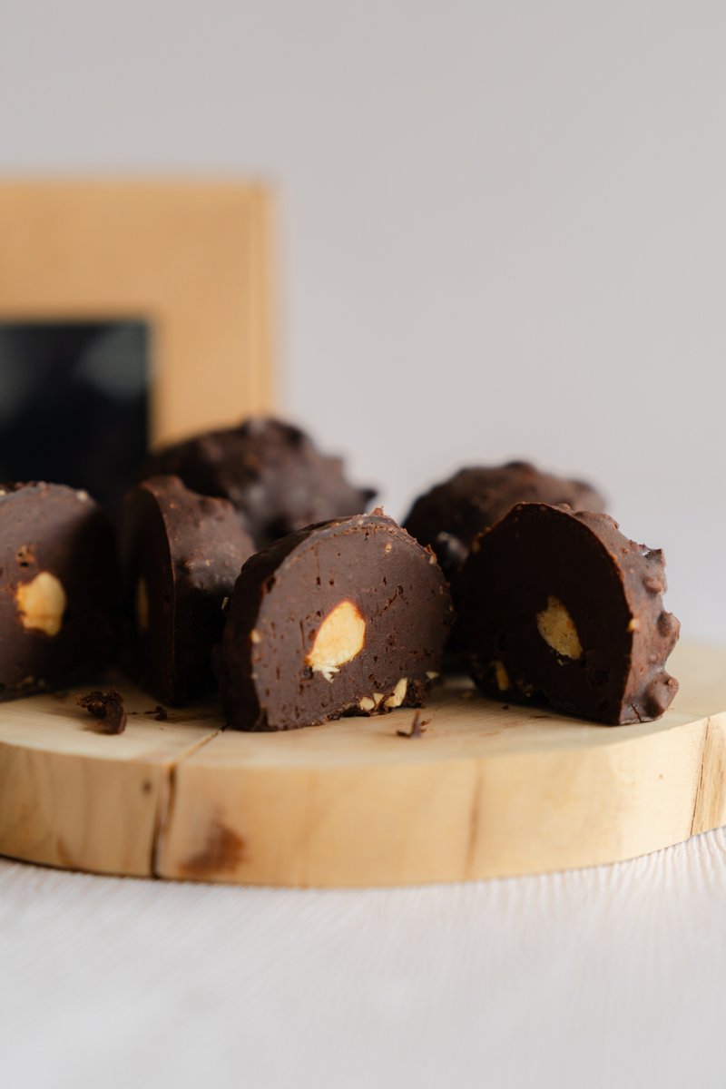 Low Carbs Rocher Gianduja Chocolate Balls