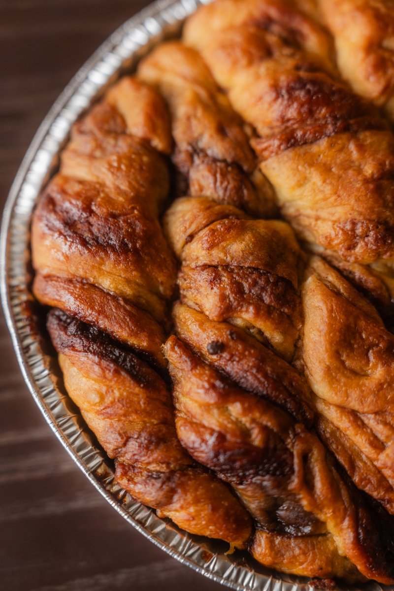 Italian Focaccia bread with tomatoes and herbs (eggless, dairy-free, nut-free)