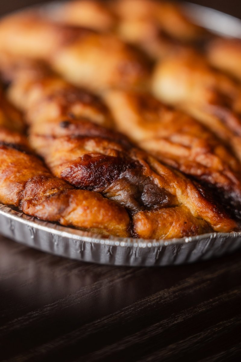 Italian Focaccia bread with tomatoes and herbs (eggless, dairy-free, nut-free)