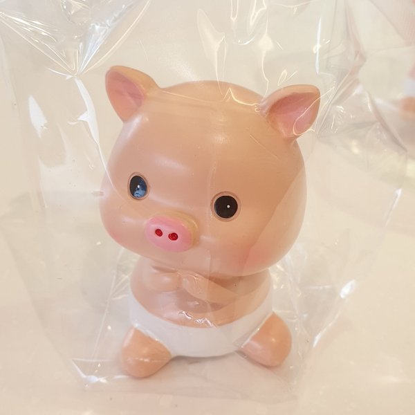 Pig in diaper topper (non edible ornament)